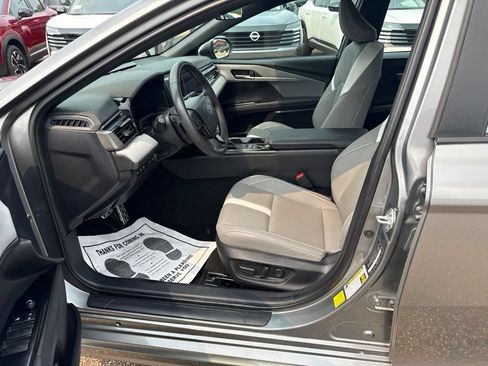 Used 2025 Toyota Camry SE AWD/4WD image 10