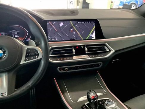 Used 2022 BMW X5 xDrive40i w/ M Sport Package AWD/4WD image 6