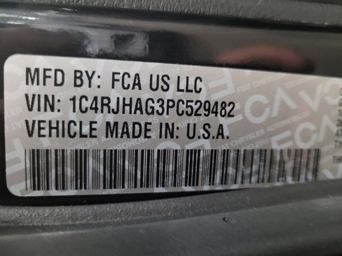 Used 2023 Jeep Grand Cherokee Laredo image 33