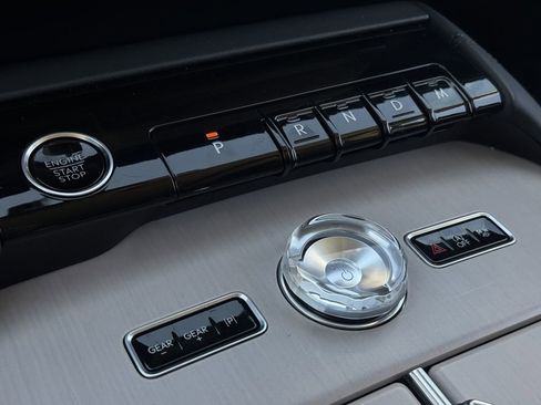 Used 2025 Lincoln Navigator Reserve AWD/4WD image 18