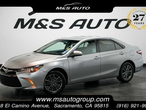 Used 2017 Toyota Camry SE FWD image 1