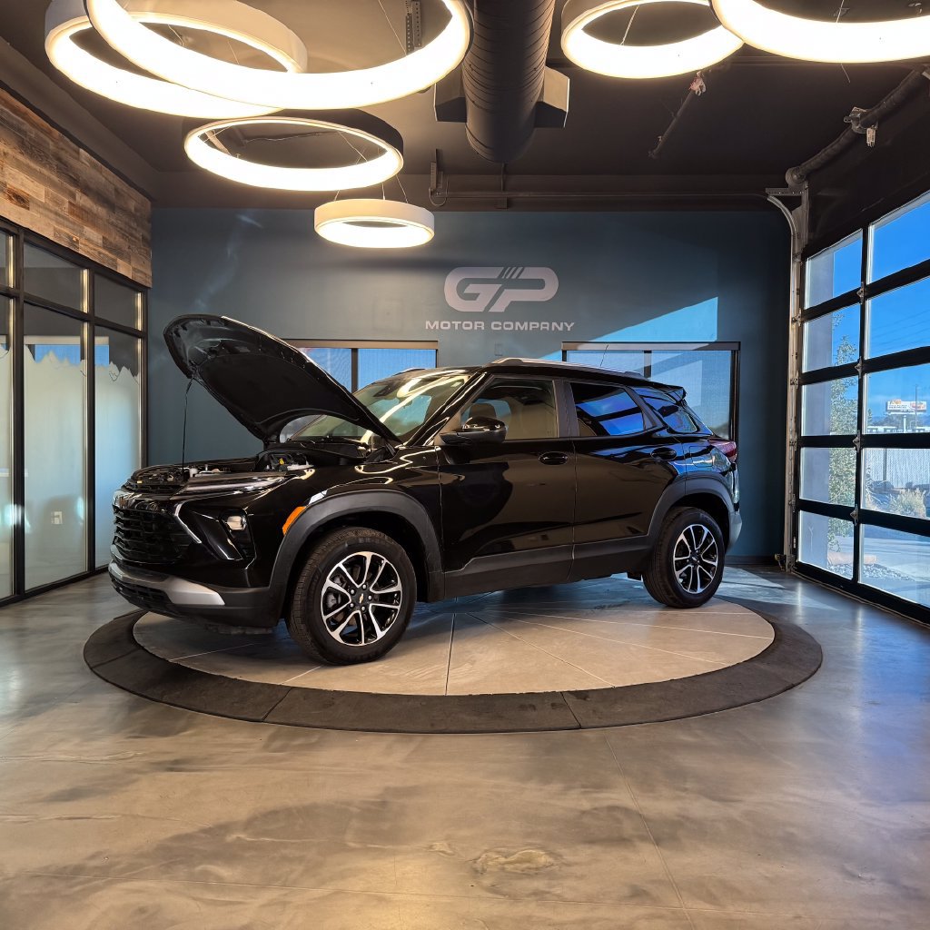 Used 2025 Chevrolet TrailBlazer LT AWD/4WD image 24
