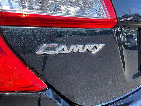 Used 2013 Toyota Camry SE FWD image 30