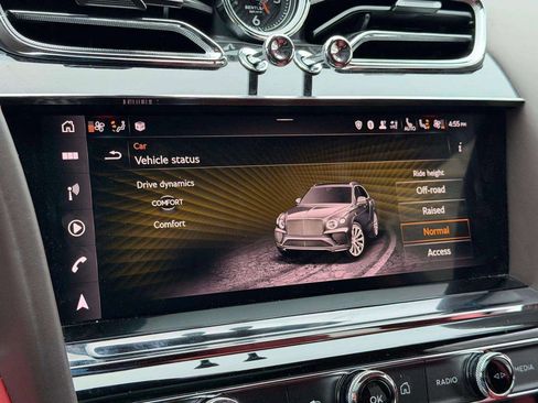 Certified 2022 Bentley Bentayga image 36