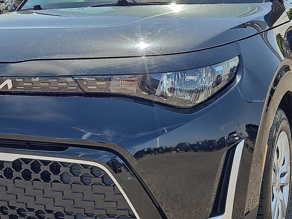 Used 2023 Kia Soul LX FWD image 7