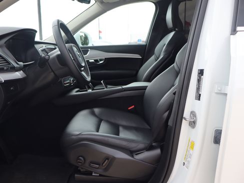 Used 2024 Volvo XC90 B5 Core w/ Protection Package Premier AWD/4WD image 10