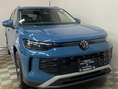 New 2026 Volkswagen Tiguan SE image 2