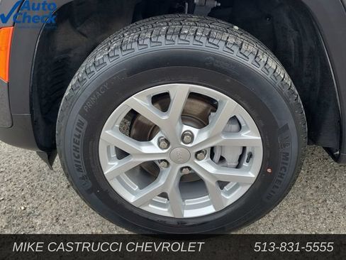 Used 2023 Jeep Grand Cherokee Limited AWD/4WD image 9