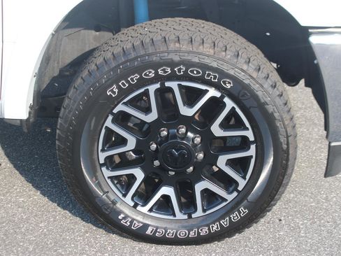 Used 2025 RAM 2500 Limited AWD/4WD image 39