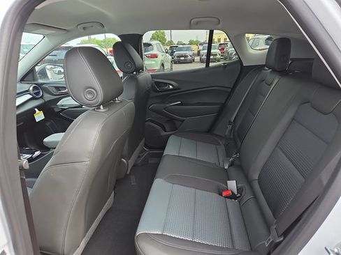 New 2026 Chevrolet Trax LT w/ Midnight Edition FWD image 8