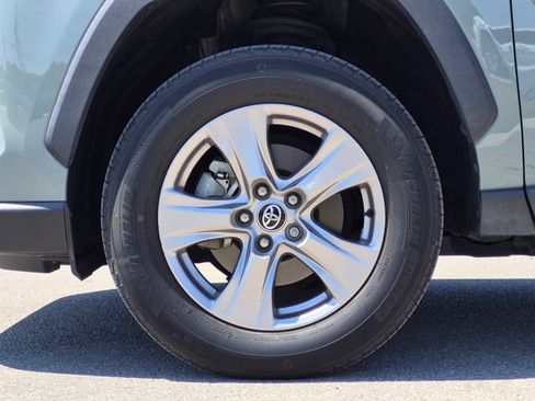 Used 2022 Toyota RAV4 XLE w/ Convenience Package FWD image 24