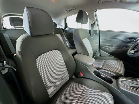 Used 2023 Hyundai Kona SE image 25