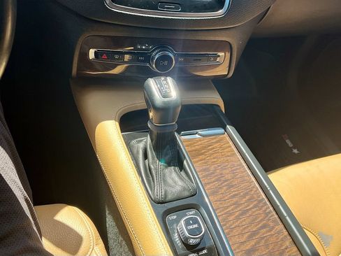 Used 2017 Volvo XC90 T6 Momentum w/ Vision Package AWD/4WD image 17