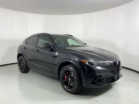 Used 2024 Alfa Romeo Stelvio Quadrifoglio w/ Active Assist Plus Package AWD/4WD image 4