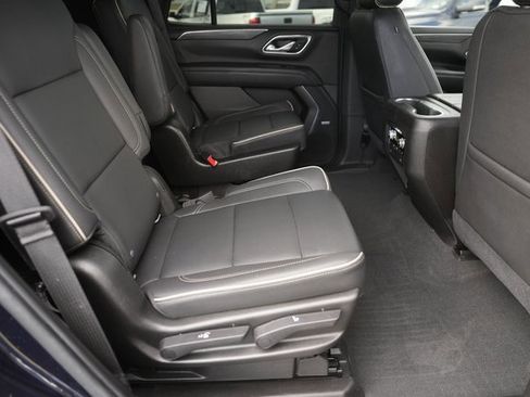 Used 2021 GMC Yukon SLT w/ SLT Luxury Plus Package image 16