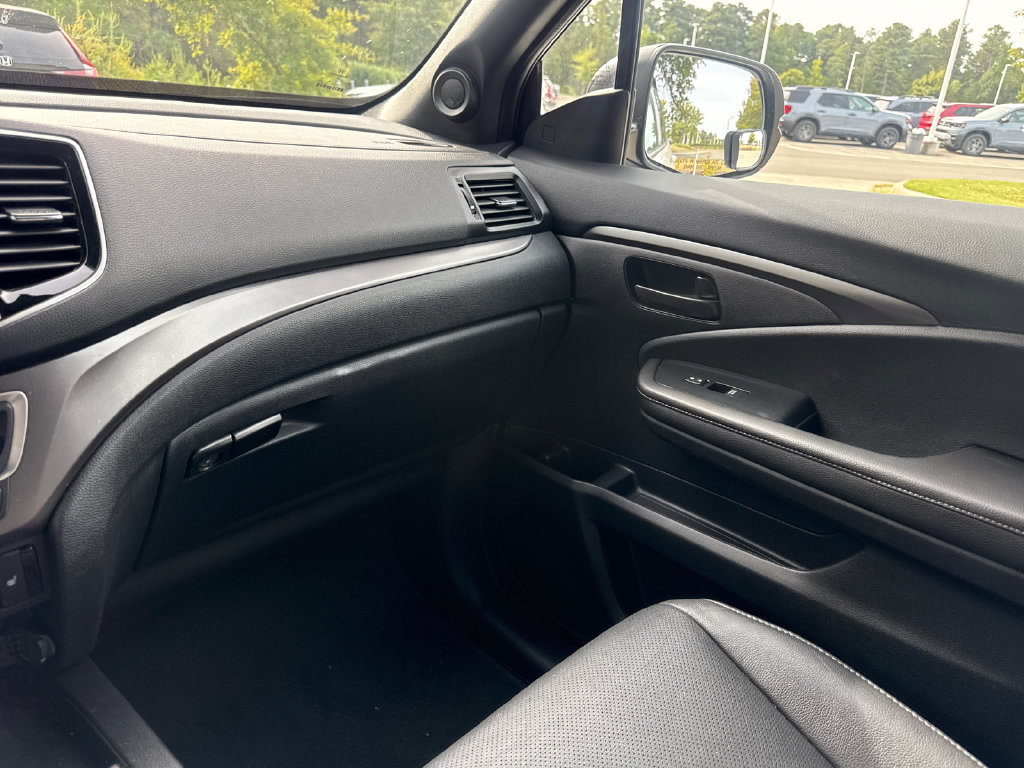 Certified 2025 Honda Passport EX-L image 18