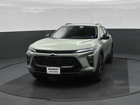 New 2026 Chevrolet Trax ACTIV w/ Sunroof Package FWD image 5