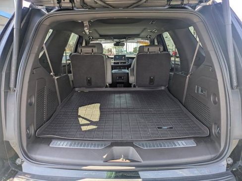 Used 2023 Chevrolet Tahoe Z71 w/ Luxury Package image 12