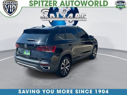 Used 2023 Volkswagen Taos SE w/ Panoramic Sunroof Package AWD/4WD image 9