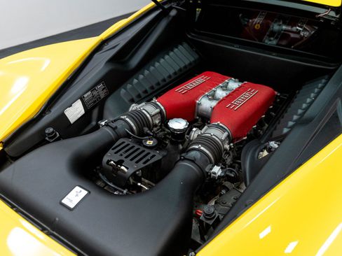 Used 2010 Ferrari 458 Italia Coupe RWD image 64
