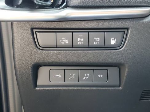 Certified 2025 MAZDA CX-70 Plug-In Hybrid w/ Premium Pkg AWD/4WD image 19