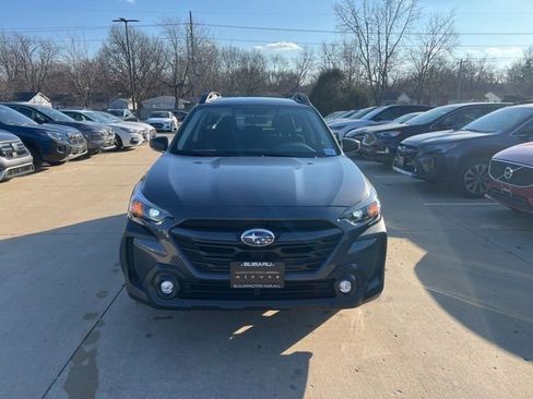 Used 2025 Subaru Outback image 2