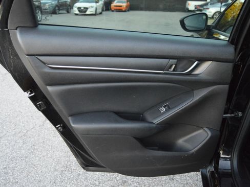 Used 2018 Honda Accord Sport image 21