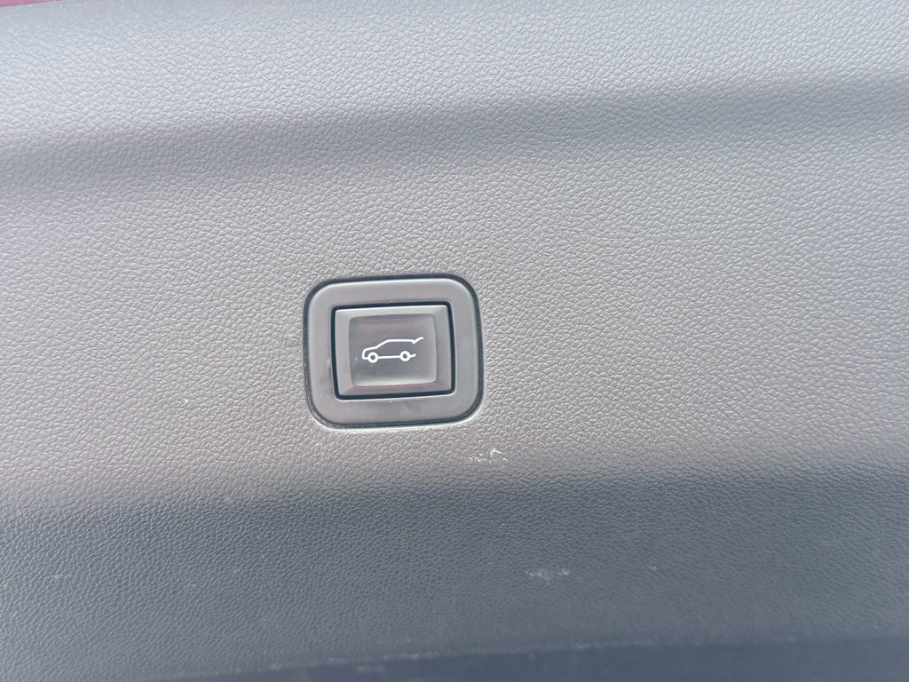 Used 2021 GMC Yukon Denali RWD image 10
