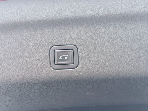 Used 2021 GMC Yukon Denali RWD image 10