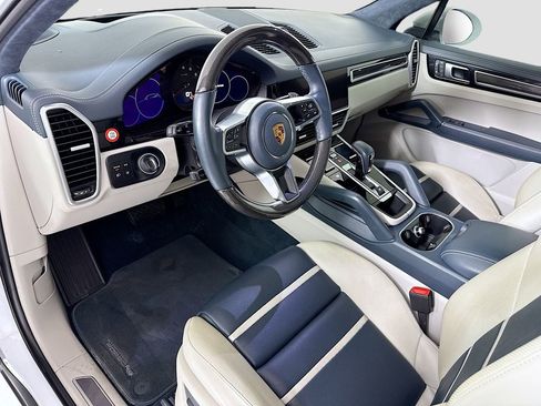 Used 2022 Porsche Cayenne AWD/4WD image 9