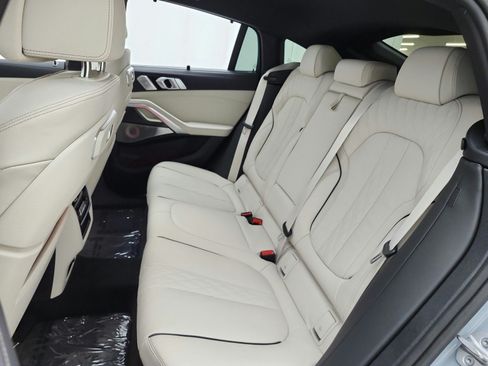 Used 2025 BMW X6 M60i AWD/4WD image 14