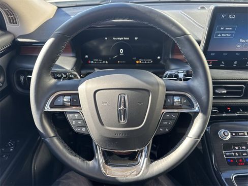 Certified 2022 Lincoln Nautilus Reserve image 11