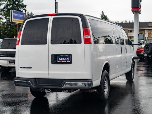 Used 2017 Chevrolet Express 3500 LT w/ LT Preferred Equipment Group image 8