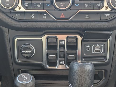 New 2026 Jeep Gladiator Sport image 15