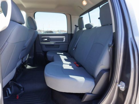 Used 2019 RAM 1500 Classic SLT image 17