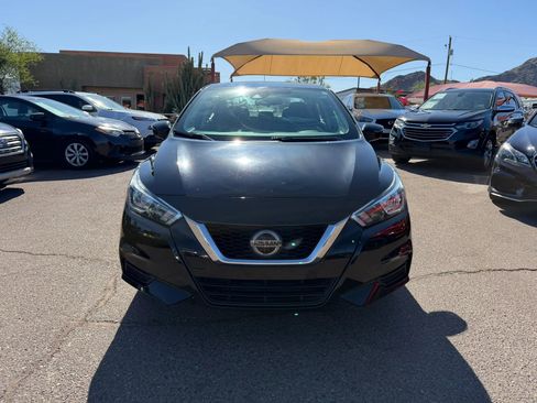 Used 2021 Nissan Versa SV FWD image 2