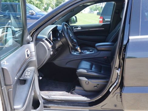 Used 2017 Jeep Grand Cherokee Limited image 7