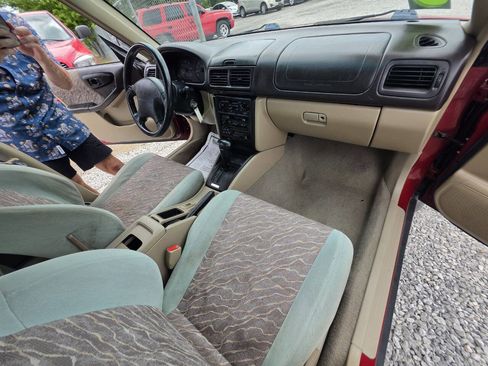 Used 1998 Subaru Forester L AWD/4WD image 6