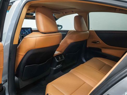 Used 2023 Lexus ES 300h w/ Premium Package image 19