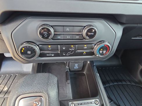 New 2025 Ford Bronco 4-Door image 16