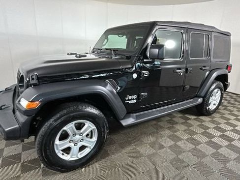 Used 2018 Jeep Wrangler Unlimited Sport S AWD/4WD image 7