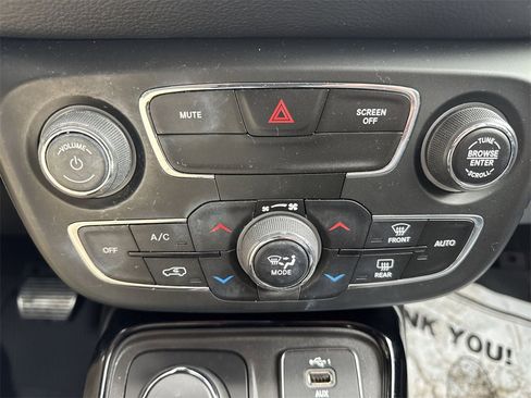 Used 2020 Jeep Compass Limited image 18