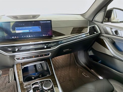 Used 2024 BMW X5 xDrive40i w/ M Sport Package image 20