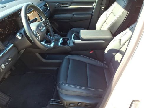 Used 2026 GMC Terrain Elevation w/ Elevation Premium Package AWD/4WD image 11