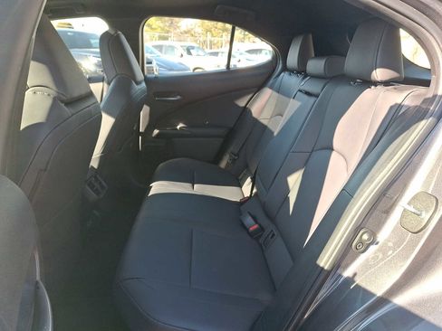 Used 2023 Lexus UX 250h F Sport image 8