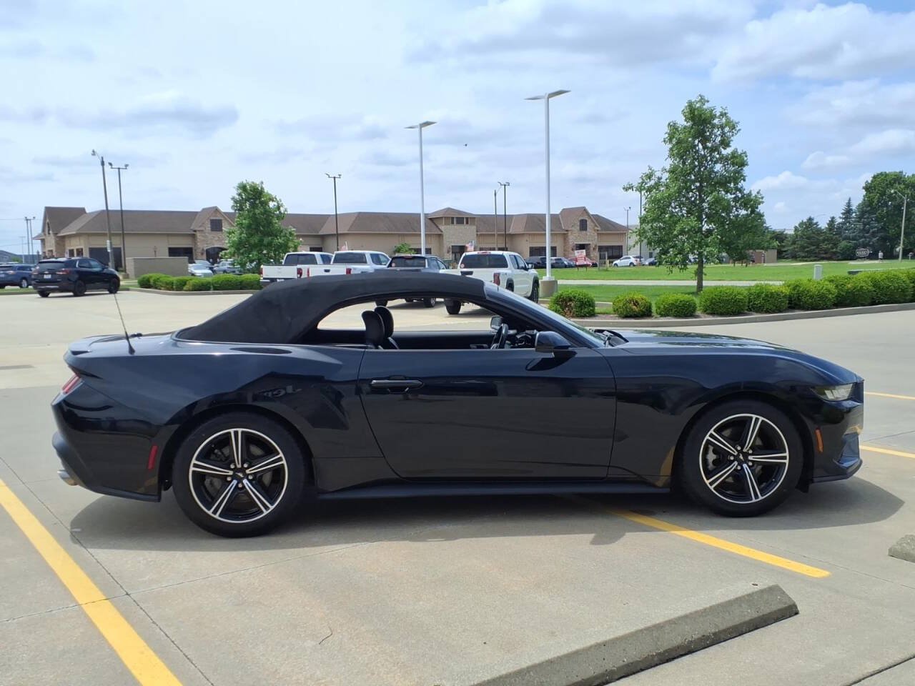 Used 2024 Ford Mustang Premium RWD image 5