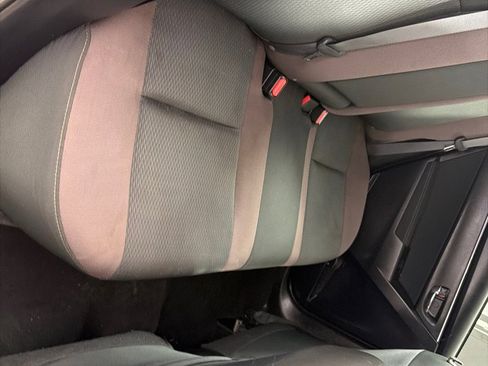 Used 2018 Toyota Corolla LE FWD image 21
