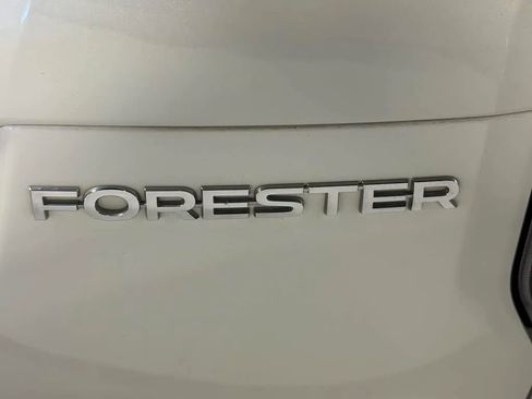 Used 2018 Subaru Forester 2.5i Touring w/ Popular Package #2 AWD/4WD image 11