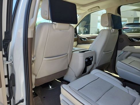 Used 2021 GMC Yukon XL Denali w/ Denali Premium Package RWD image 13