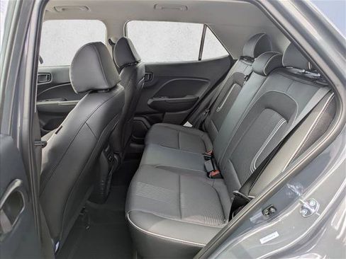 Certified 2025 Hyundai Venue Limited FWD image 21